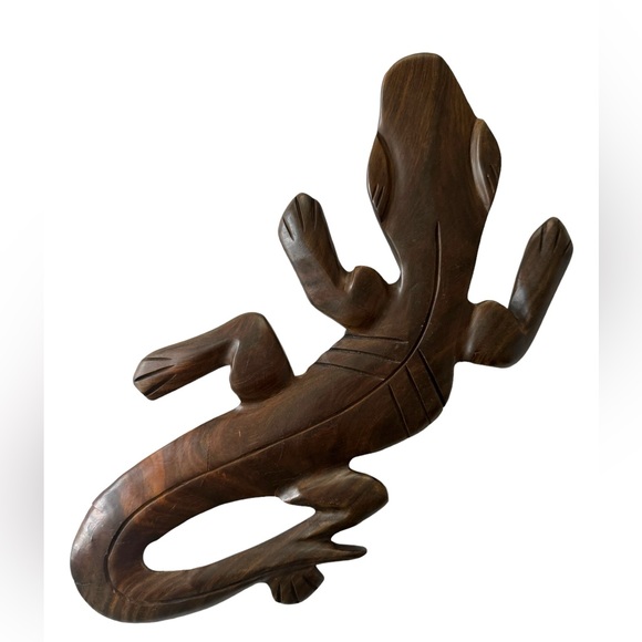 Dark Wooden Polished Gecko Lizard Handmade Sculpture 12" Long, Textured/3D Front - Picture 1 of 3